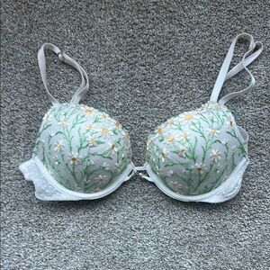 Victoria's Secret White and Green Floral Padded Bra